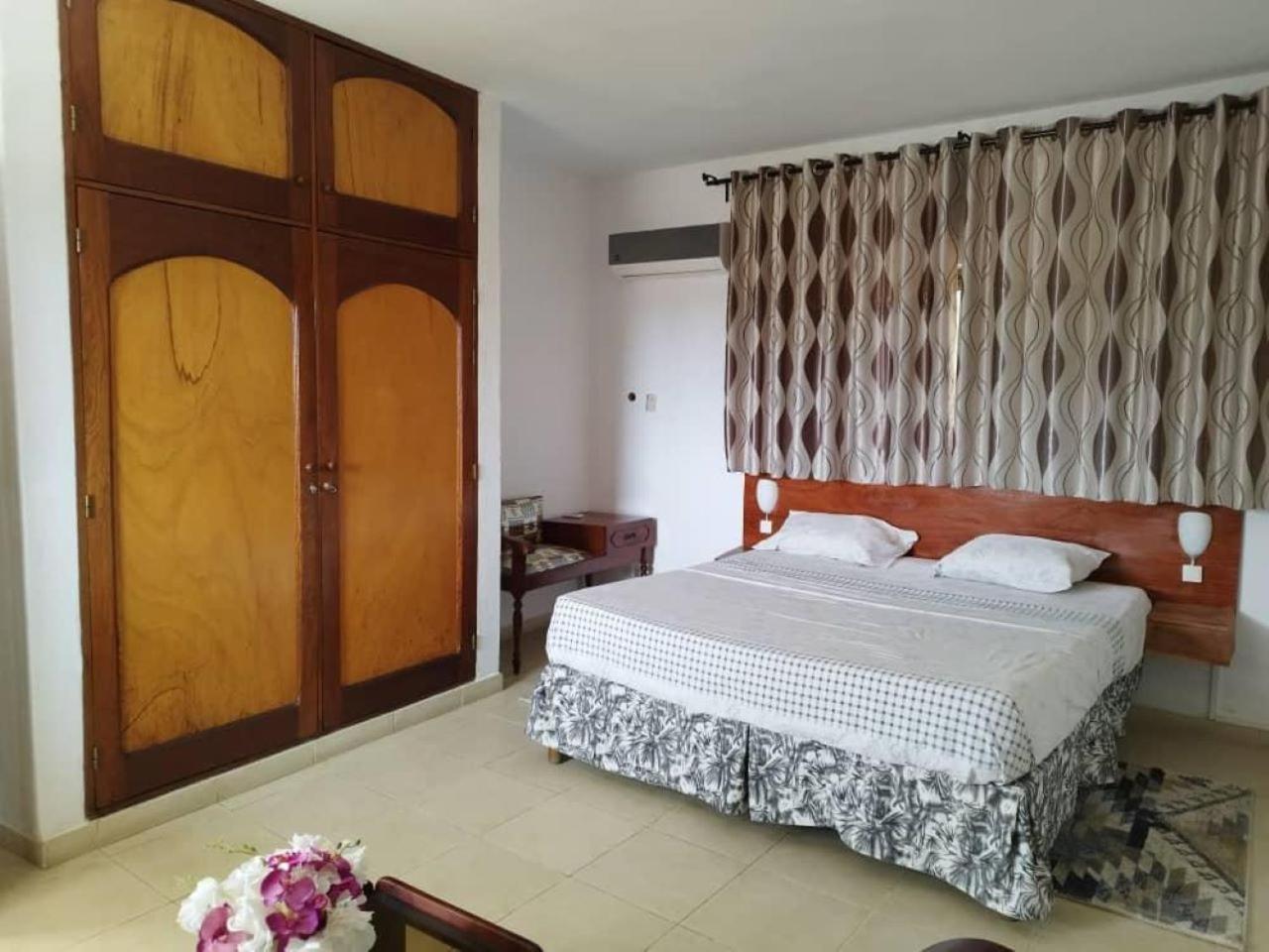 Rosalie'S Suites Lomé Zewnętrze zdjęcie