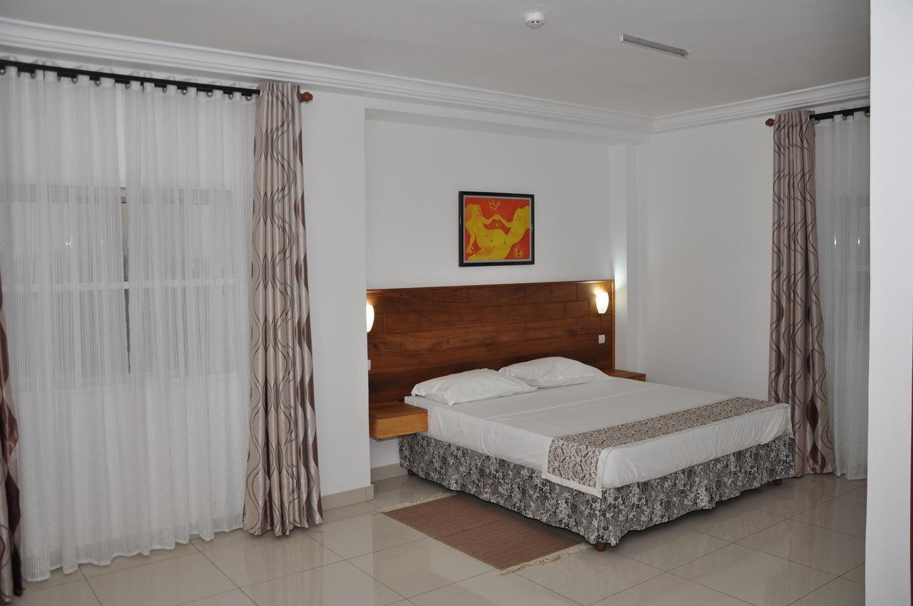Rosalie'S Suites Lomé Zewnętrze zdjęcie